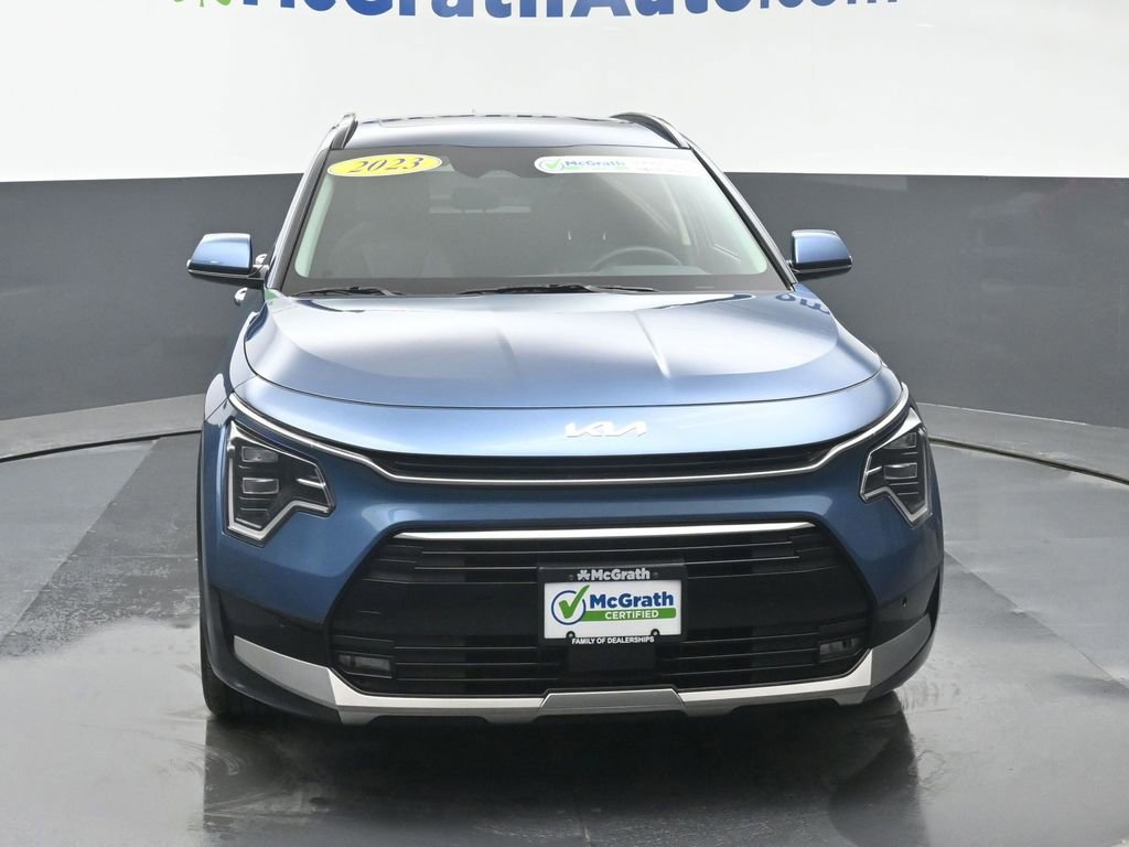 Used 2023 Kia Niro SX Touring image 4