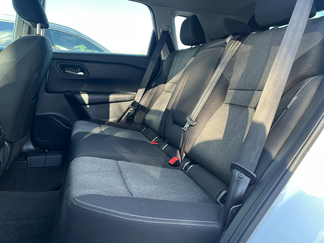 Used 2024 Nissan Rogue SV image 24