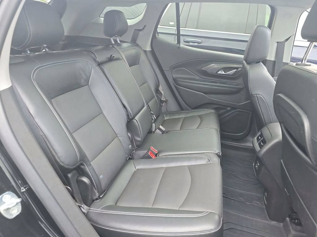 Used 2023 GMC Terrain SLT w/ Infotainment Package II AWD/4WD image 11