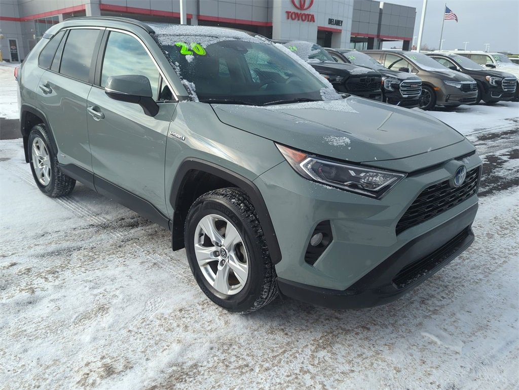 Used 2020 Toyota RAV4 XLE image 2