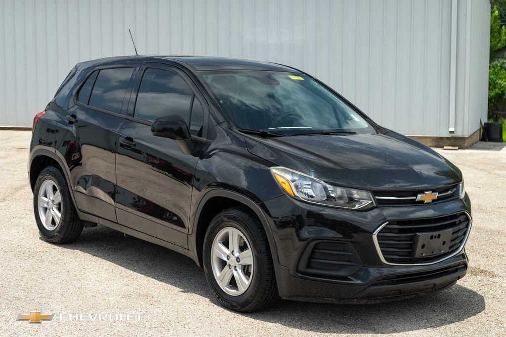 Used 2021 Chevrolet Trax LS w/ Tint and Cruise Package FWD image 3