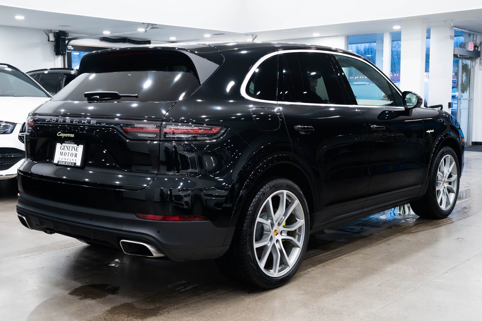 Used 2023 Porsche Cayenne image 4