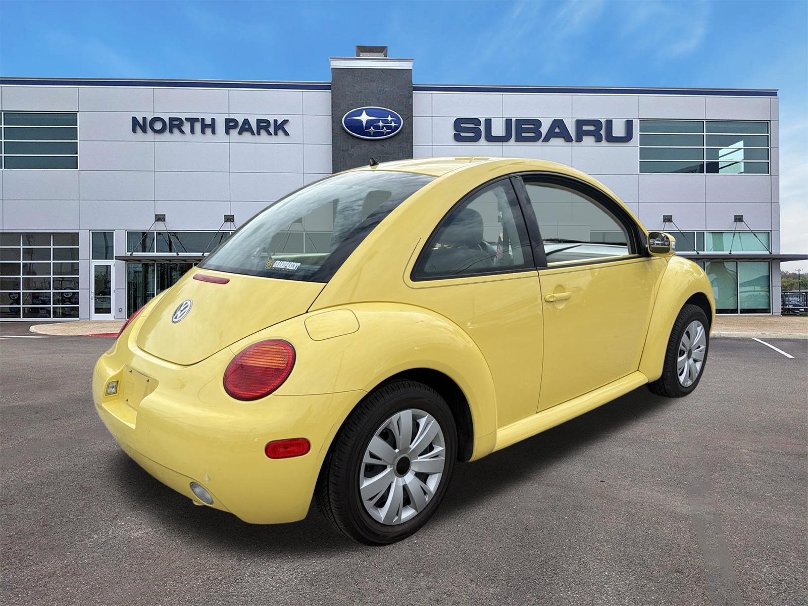 Used 2005 Volkswagen Beetle GL FWD image 3