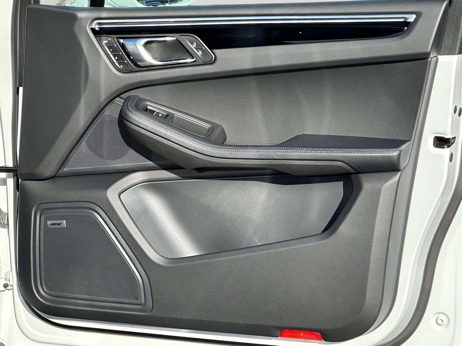 Used 2022 Porsche Macan S image 24