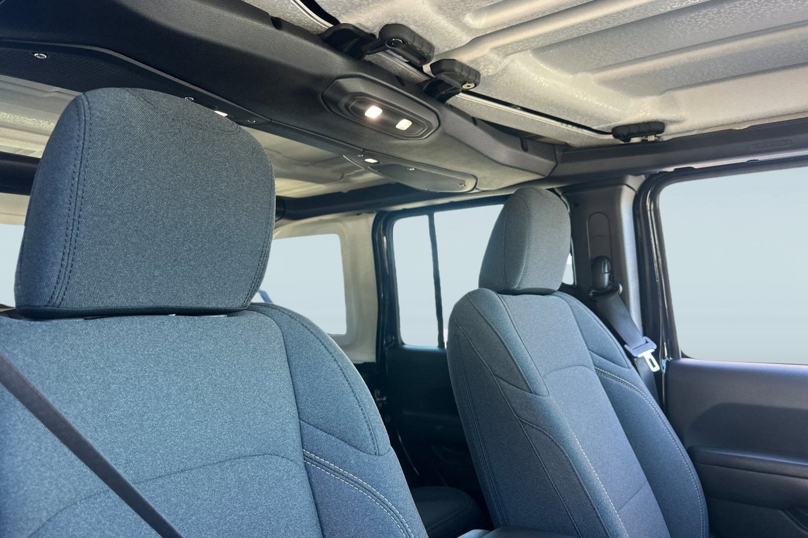 Used 2025 Jeep Wrangler Willys image 26