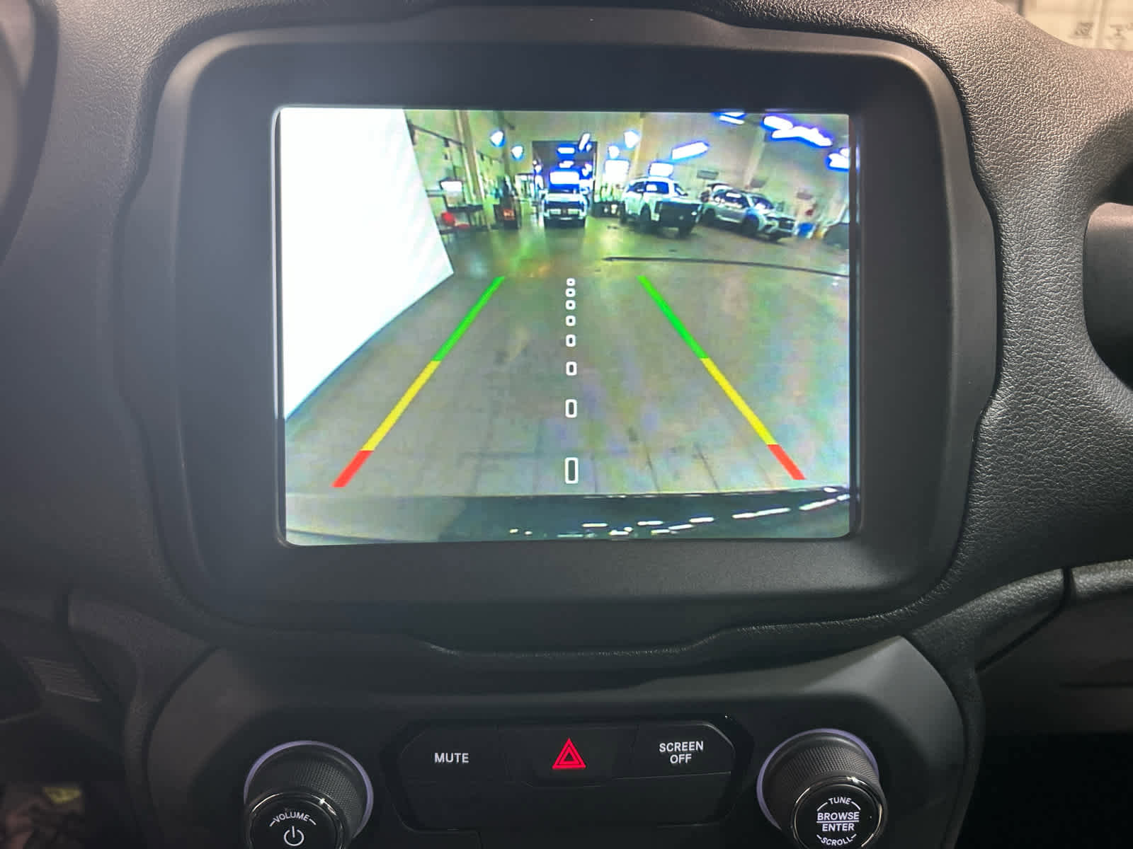 Used 2019 Jeep Renegade Limited w/ Quick Order Package 22P AWD/4WD image 5