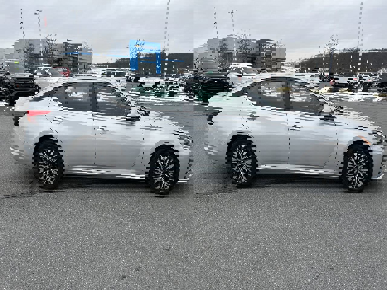 Used 2023 Nissan Altima 2.5 SV FWD image 8