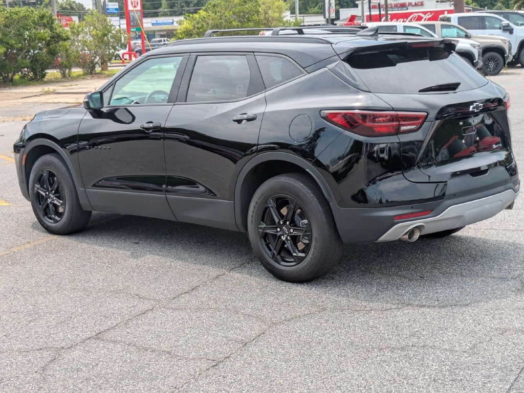 Used 2024 Chevrolet Blazer LT w/ Midnight/Sport Edition FWD image 6