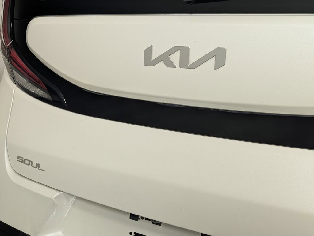 Used 2023 Kia Soul S image 8