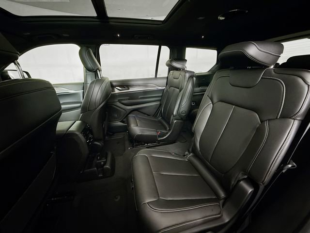 New 2025 Jeep Grand Cherokee L Limited image 25