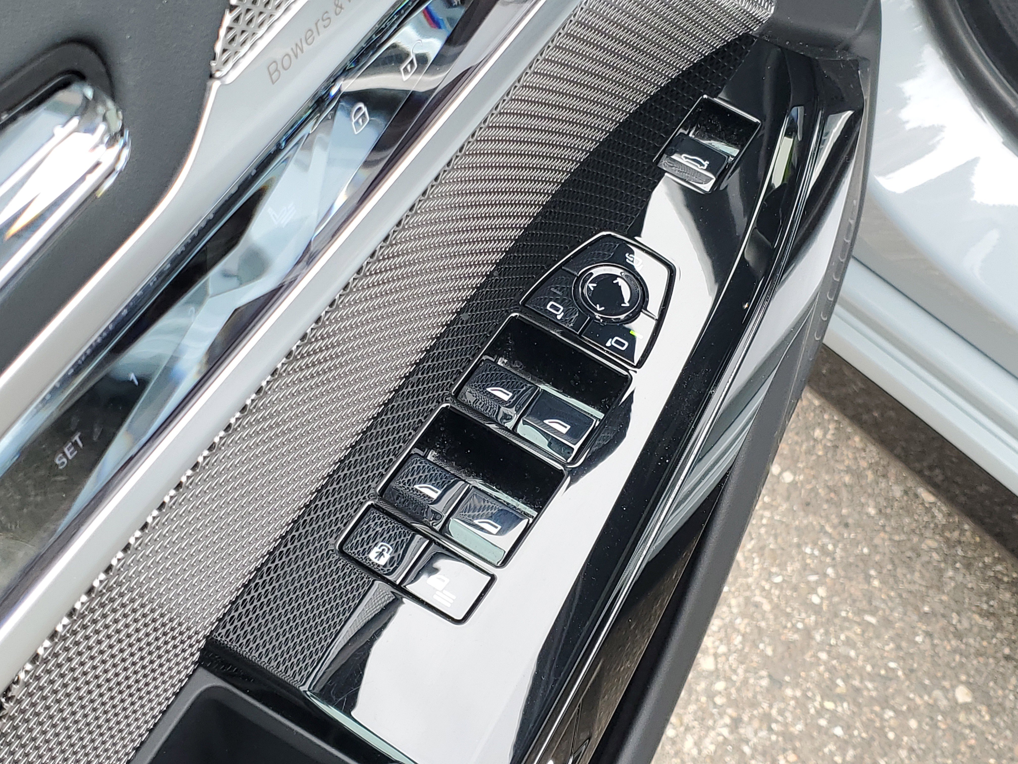 Certified 2023 BMW i7 xDrive60 AWD/4WD image 6