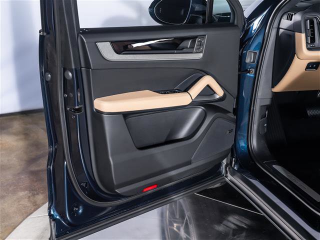 New 2026 Porsche Cayenne Coupe image 22