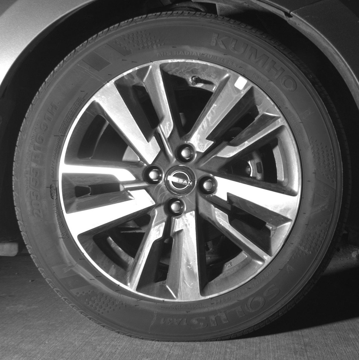 Used 2025 Nissan Versa SV image 13