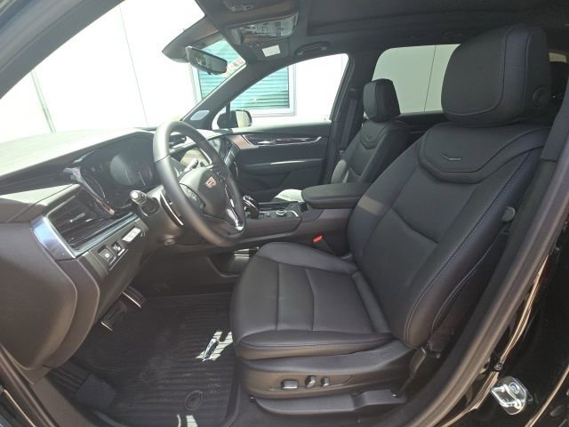 New 2025 Cadillac XT6 Sport w/ LPO, Onyx Lite Package AWD/4WD image 10