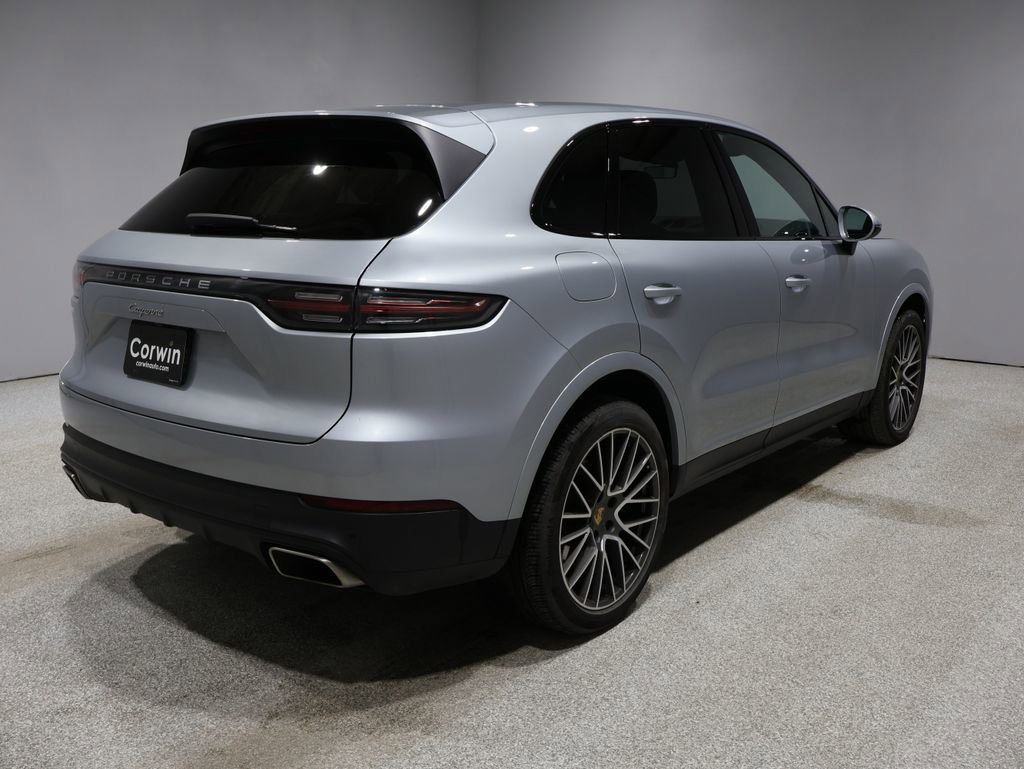 Used 2022 Porsche Cayenne Base image 2