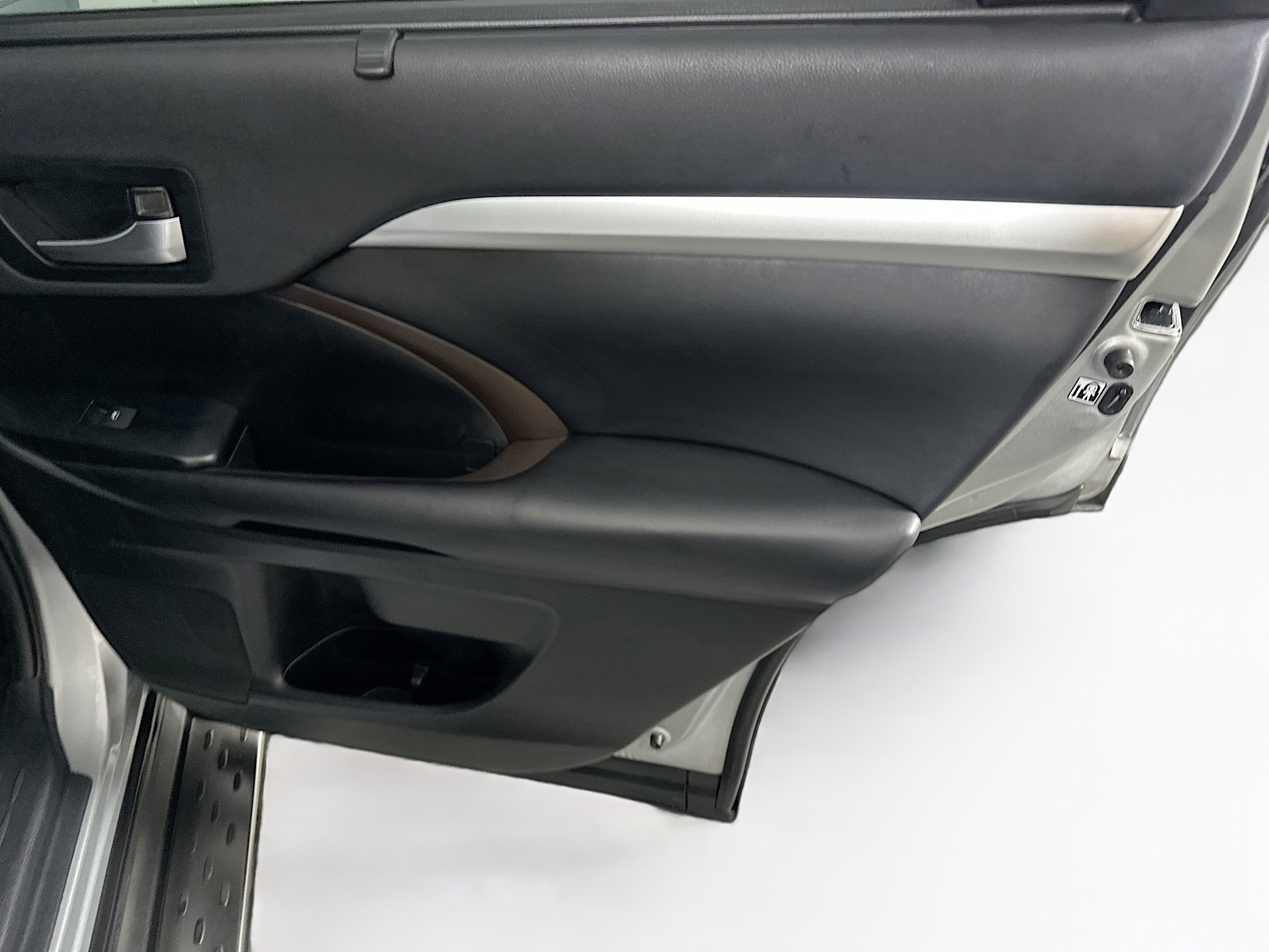 Used 2019 Toyota Highlander XLE FWD image 32