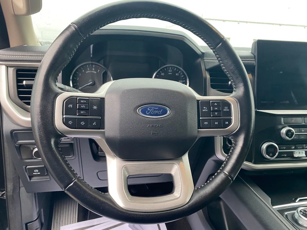 Used 2022 Ford Expedition XLT image 28
