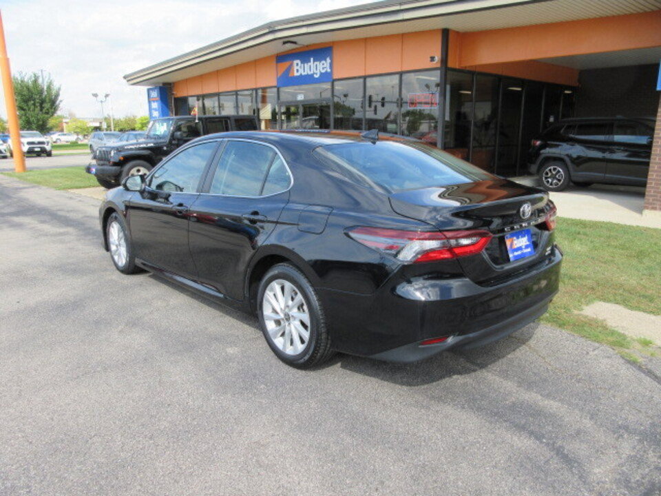 Used 2024 Toyota Camry LE image 3