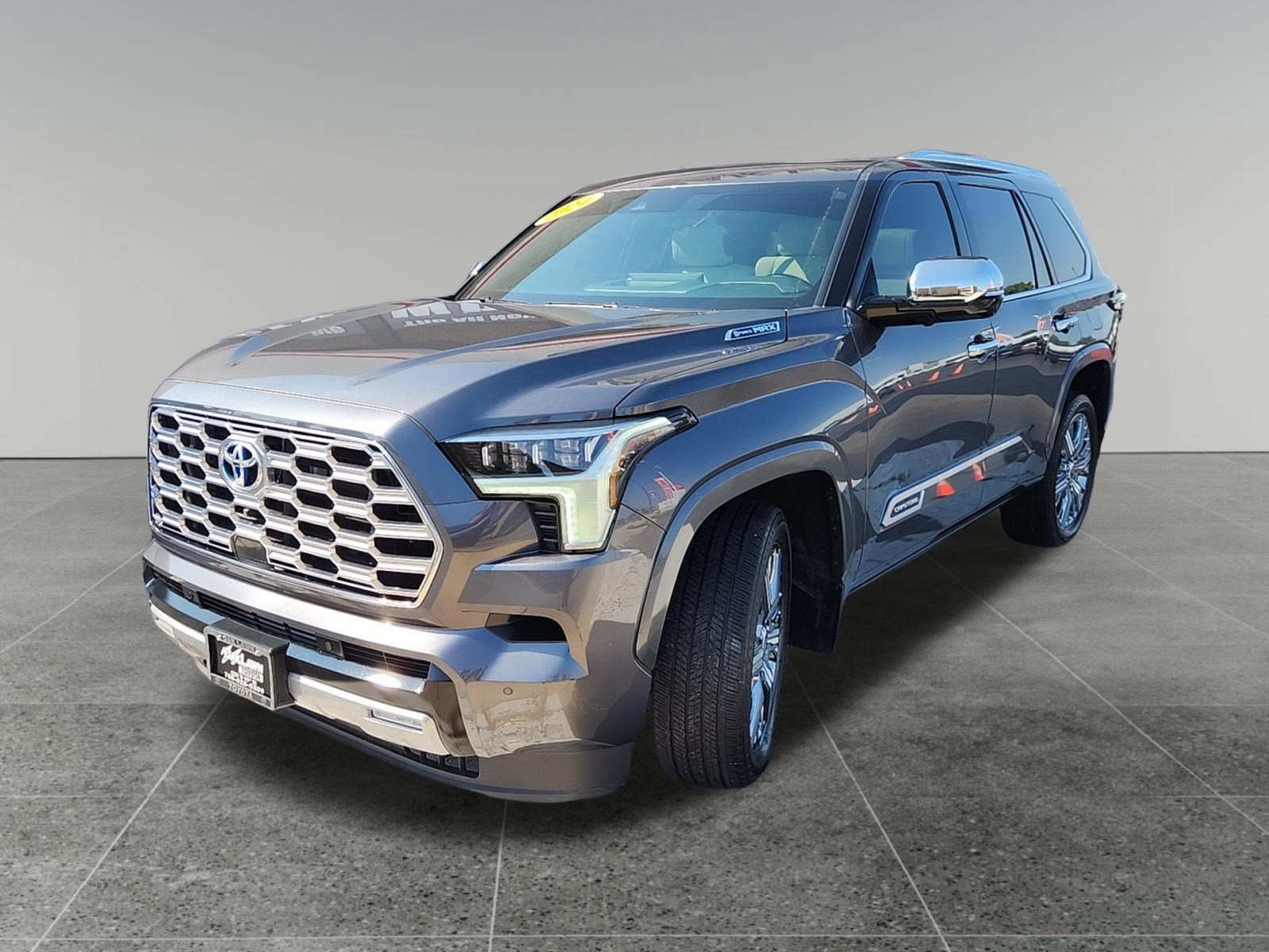 Used 2024 Toyota Sequoia Capstone AWD/4WD image 3