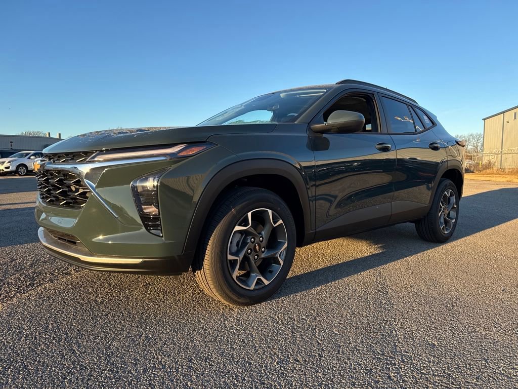 New 2026 Chevrolet Trax LT w/ LT Convenience Package image 2