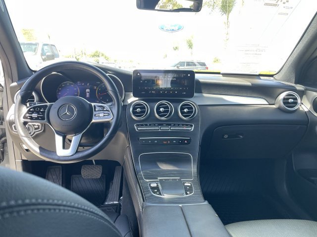 Used 2020 Mercedes-Benz GLC 300 4MATIC w/ Premium Package image 19