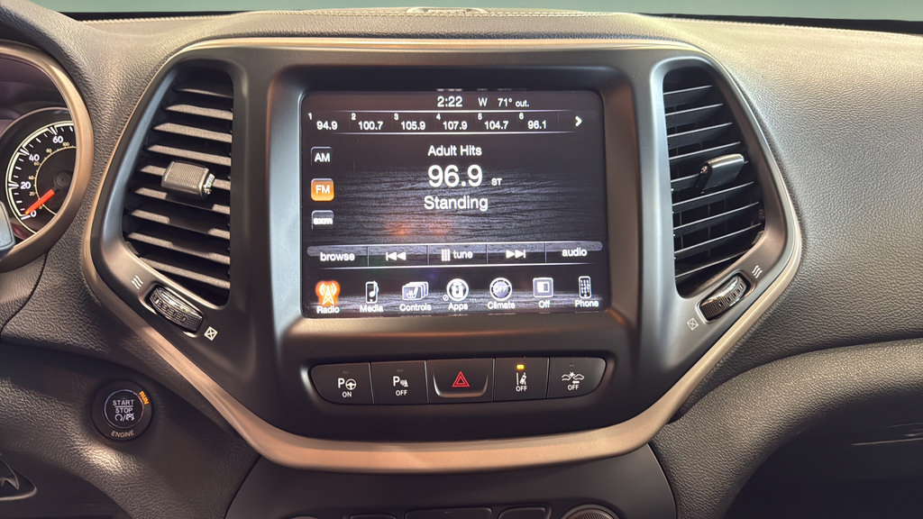 Used 2014 Jeep Cherokee Limited w/ Technology Group AWD/4WD image 24