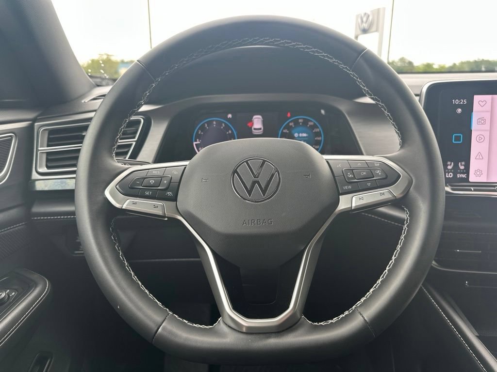 Used 2024 Volkswagen Atlas Cross Sport SE AWD/4WD image 19