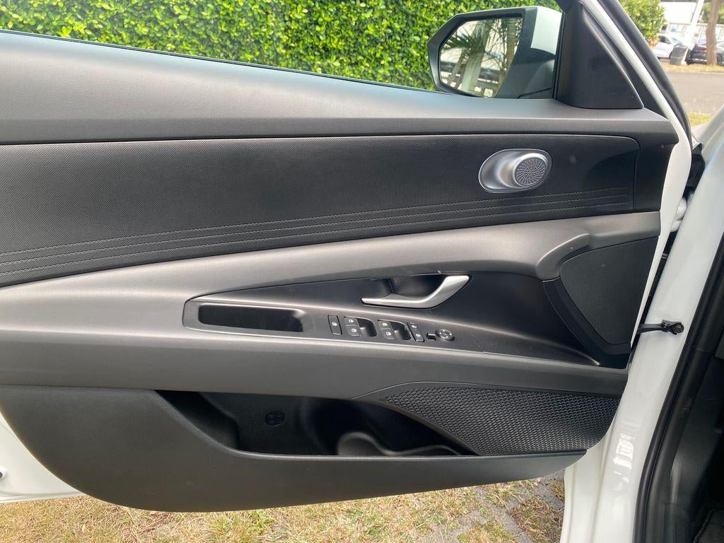 New 2026 Hyundai Elantra SE FWD image 30