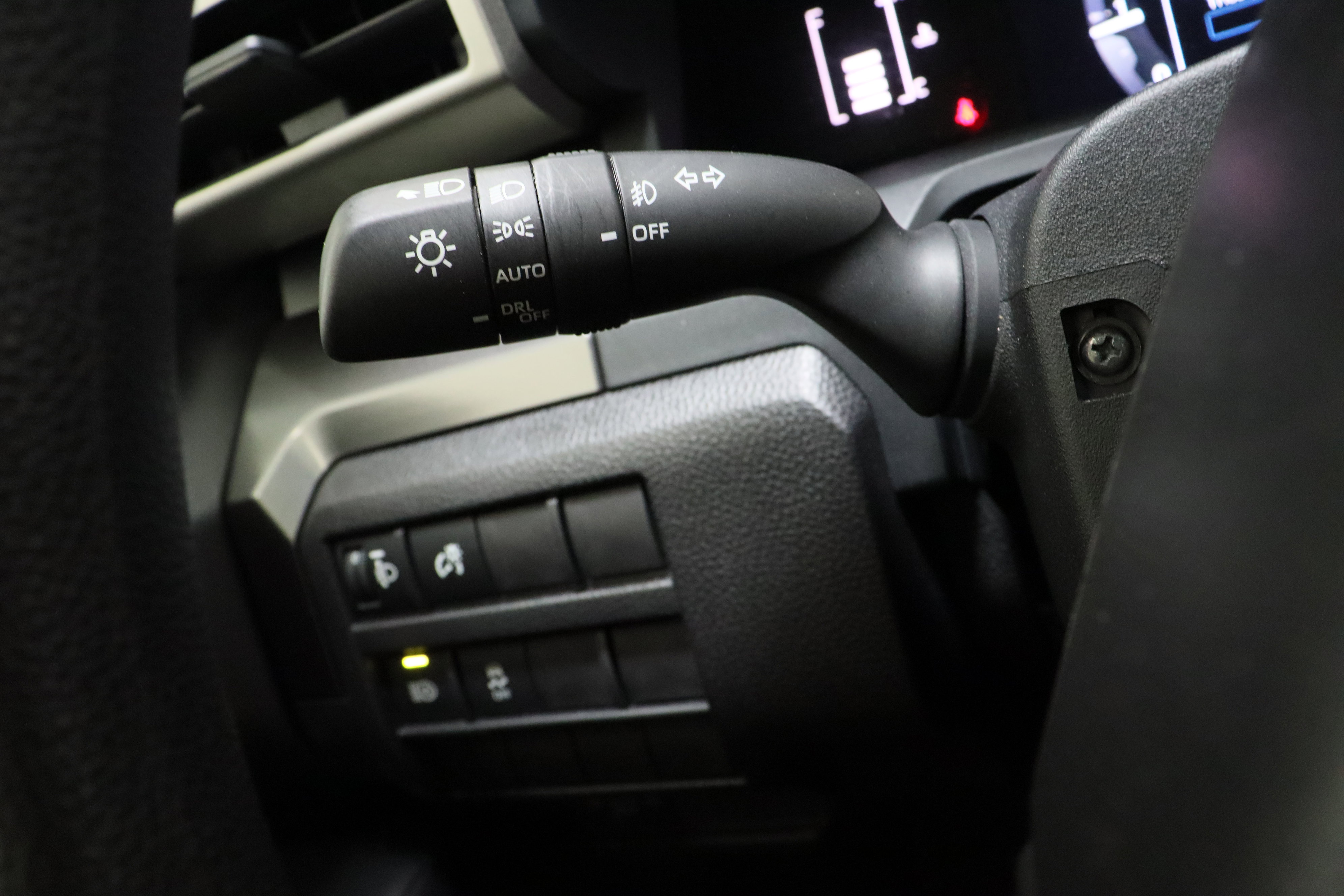 Used 2025 Toyota Tacoma SR5 AWD/4WD image 25