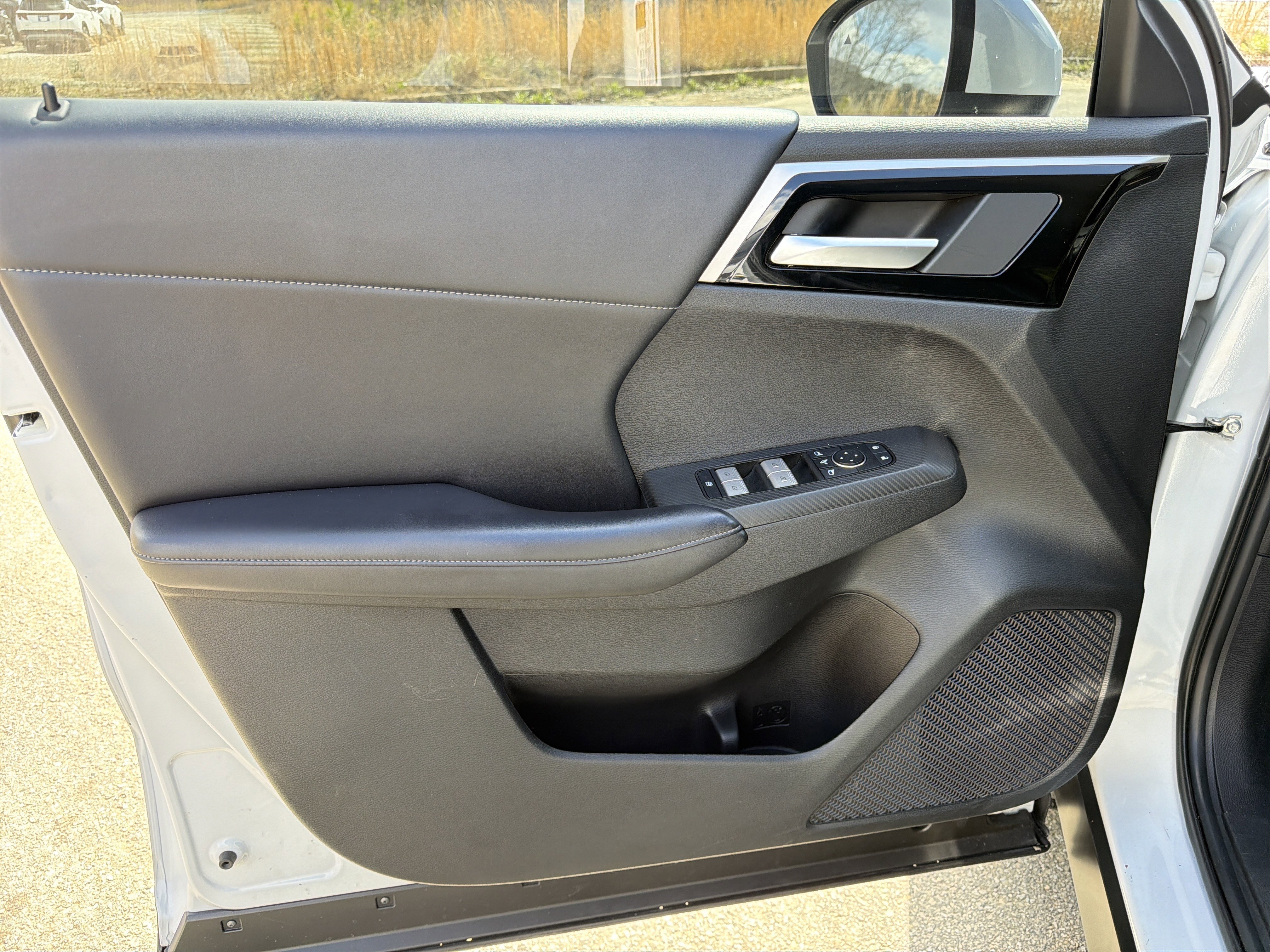 Used 2024 Mitsubishi Outlander SE image 10