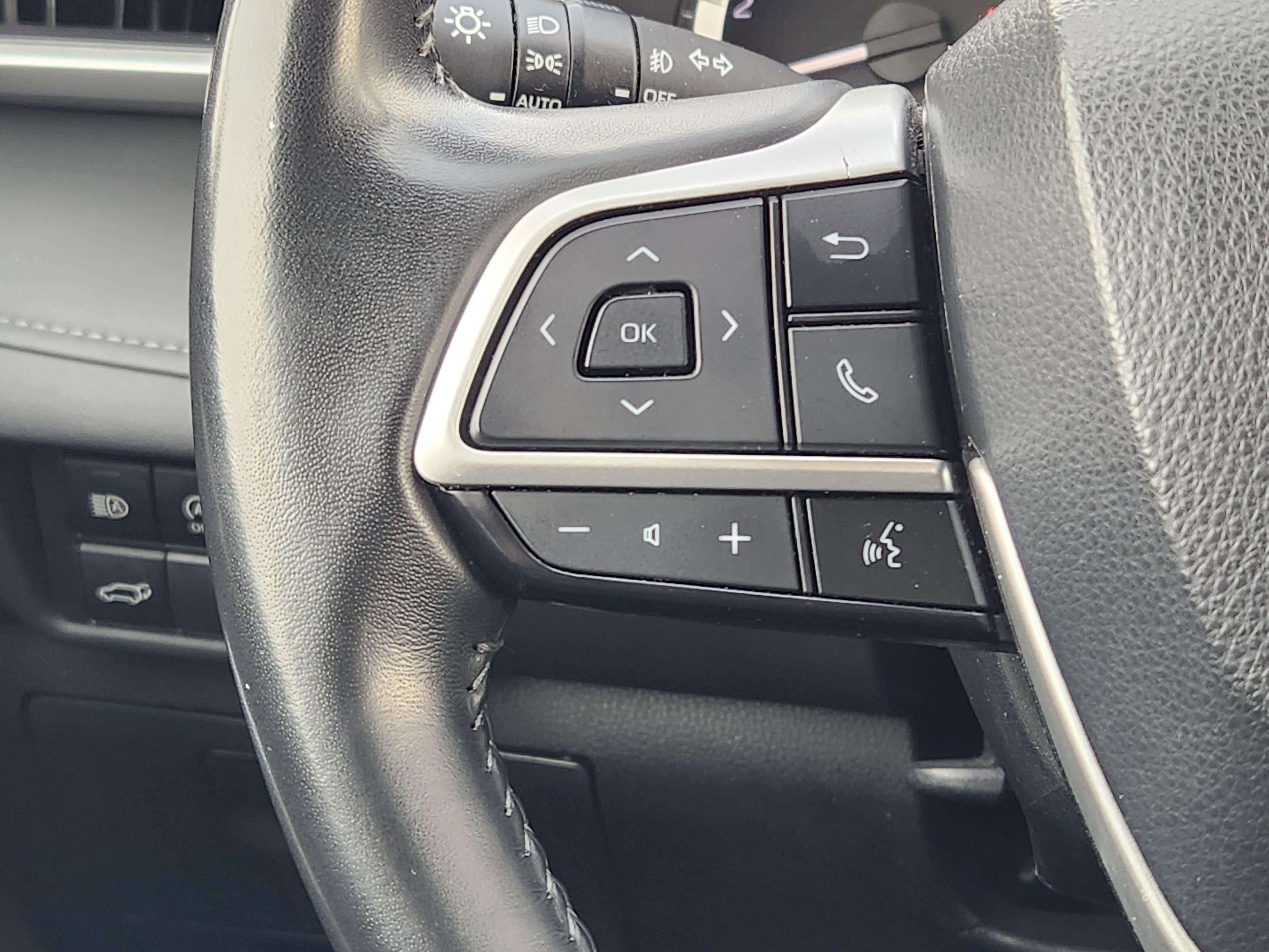 Used 2024 Toyota Highlander XSE image 27