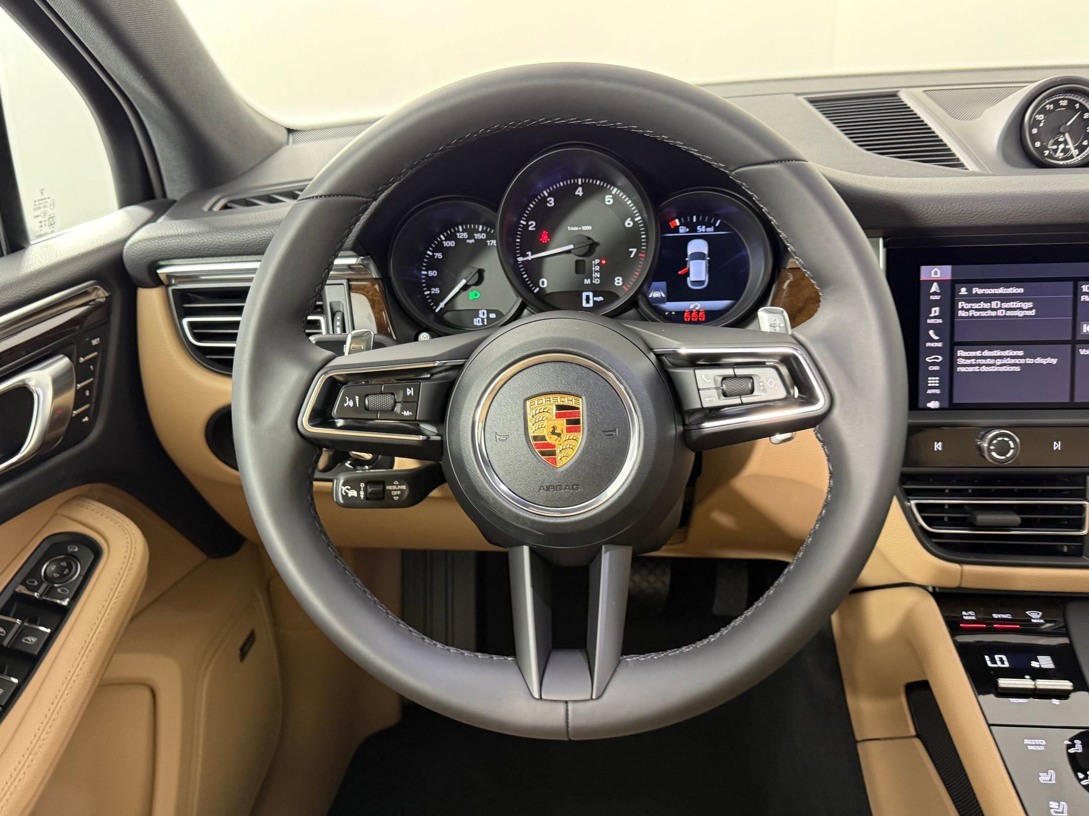 Certified 2026 Porsche Macan AWD/4WD image 18