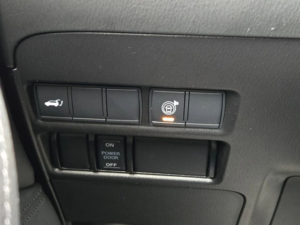 Used 2021 Nissan Armada SV w/ SV Appearance Package image 25