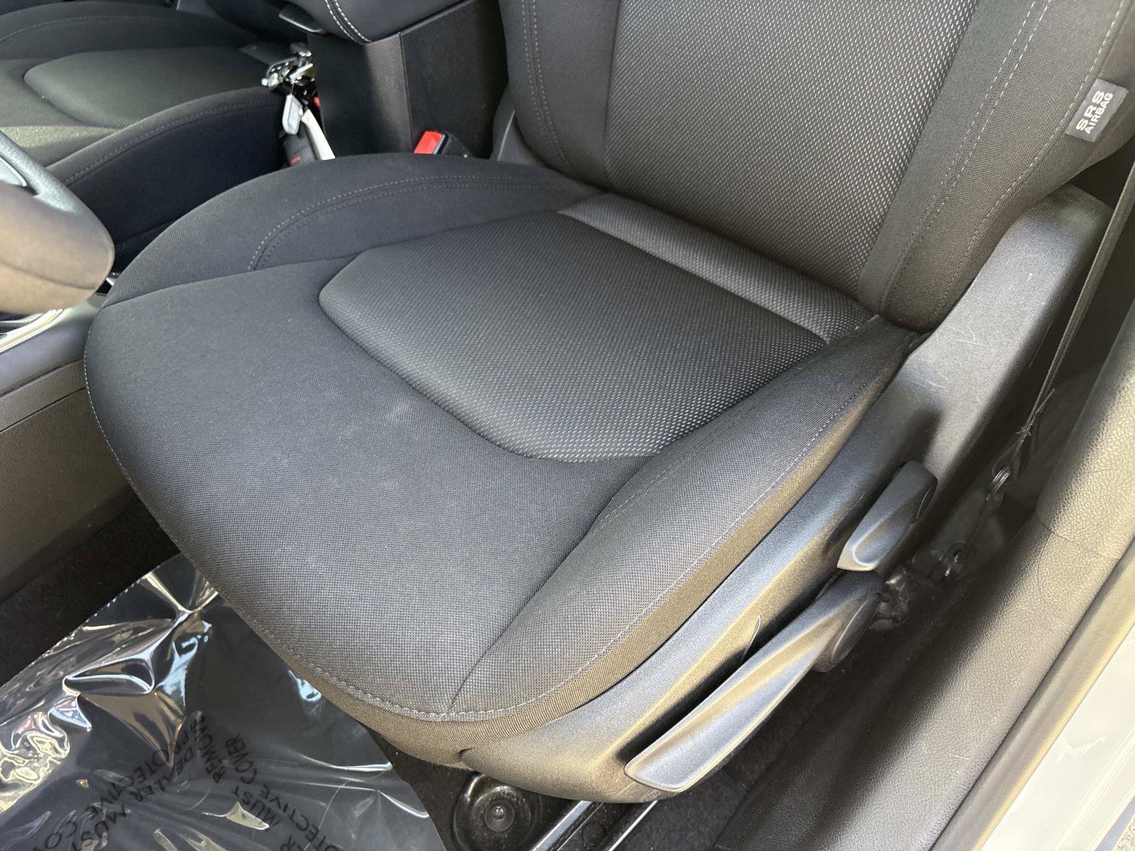 Certified 2023 Jeep Renegade Latitude AWD/4WD image 18