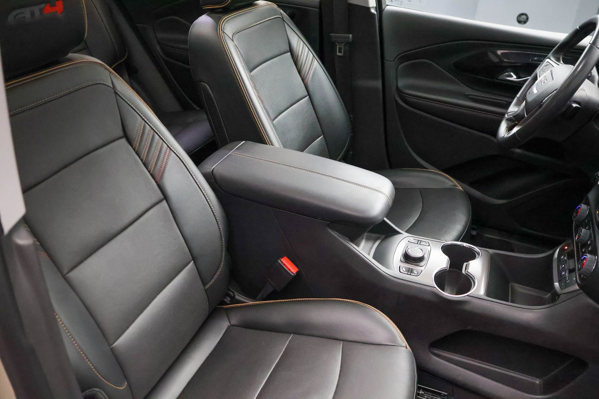 Used 2022 GMC Terrain AT4 image 34