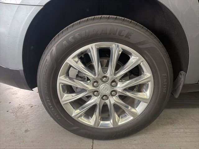 Used 2021 Buick Enclave Essence FWD image 11