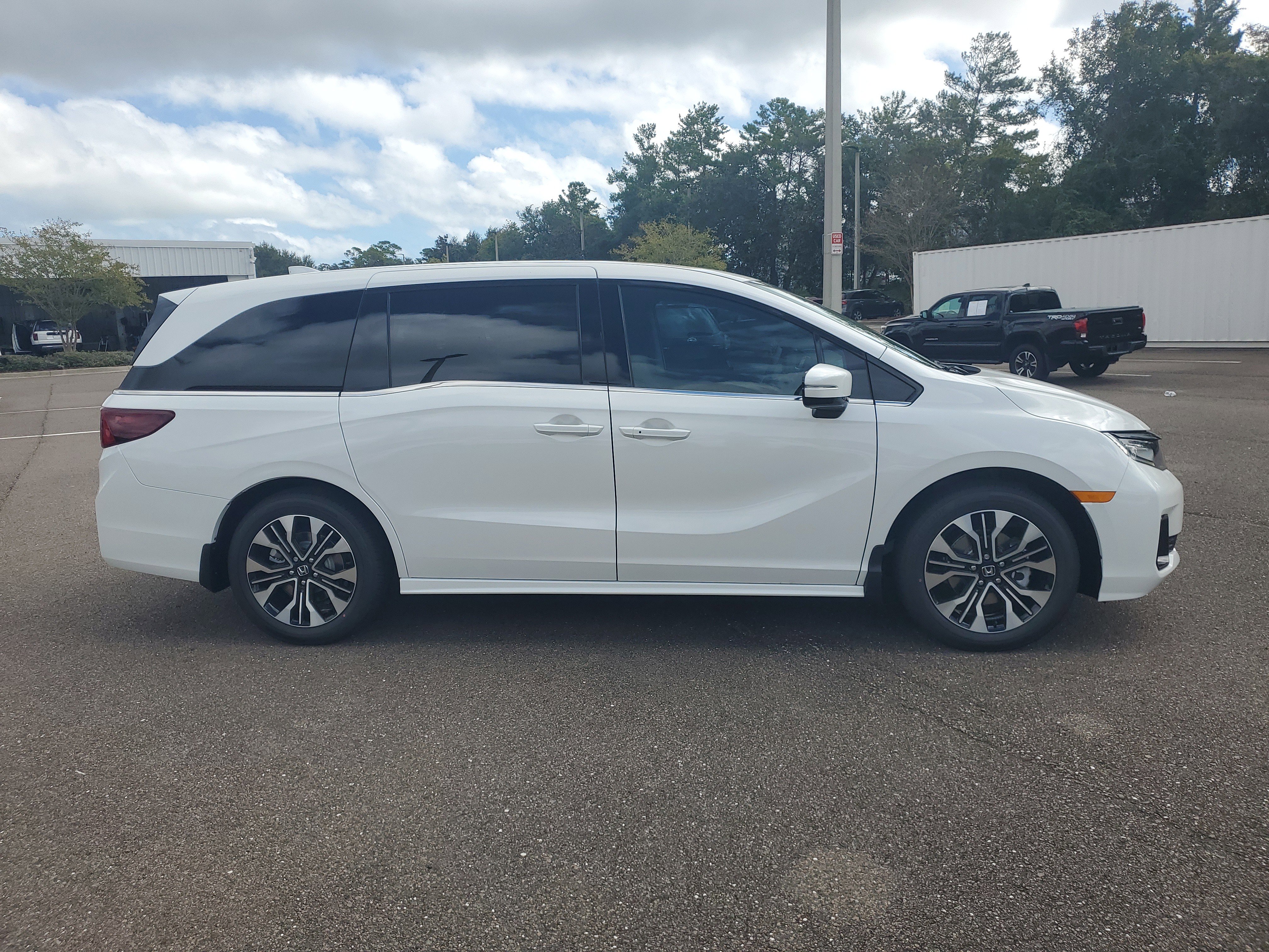 New 2026 Honda Odyssey Elite image 4