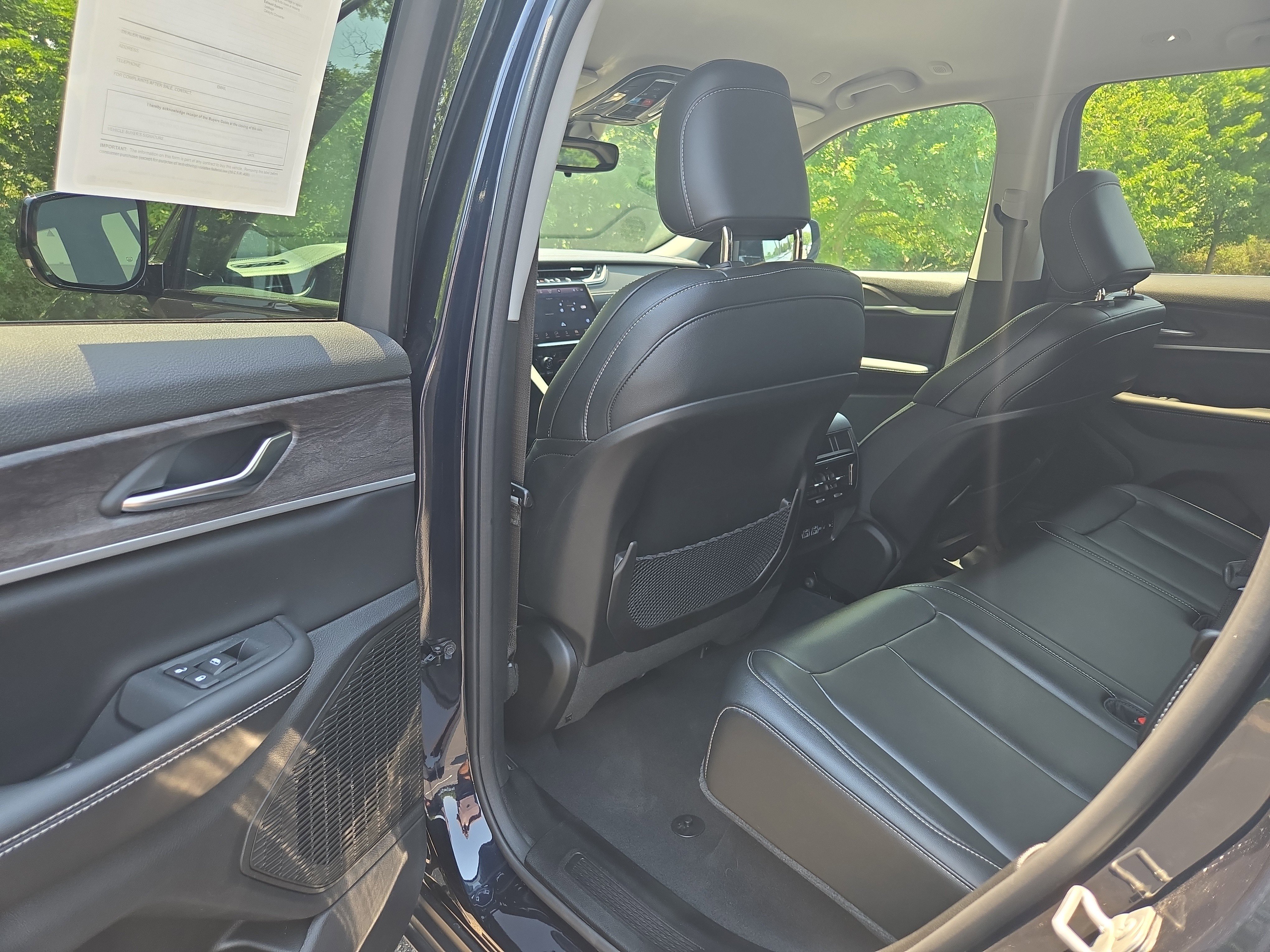 Used 2024 Jeep Grand Cherokee Limited image 29