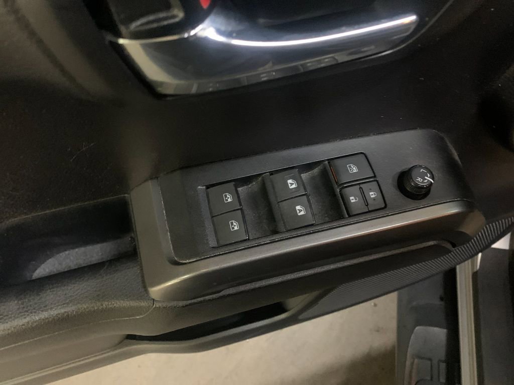 Used 2020 Toyota Tacoma TRD Sport AWD/4WD image 13