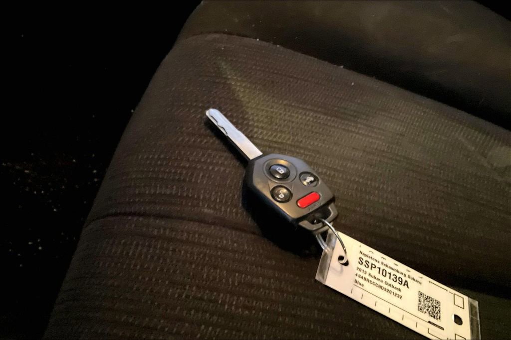 Used 2013 Subaru Outback 2.5i Premium image 14