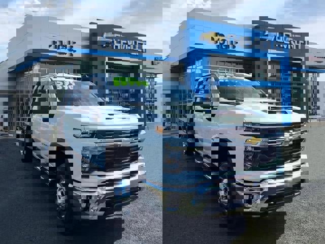 Used 2025 Chevrolet Silverado 3500 LT w/ Convenience Package video 1