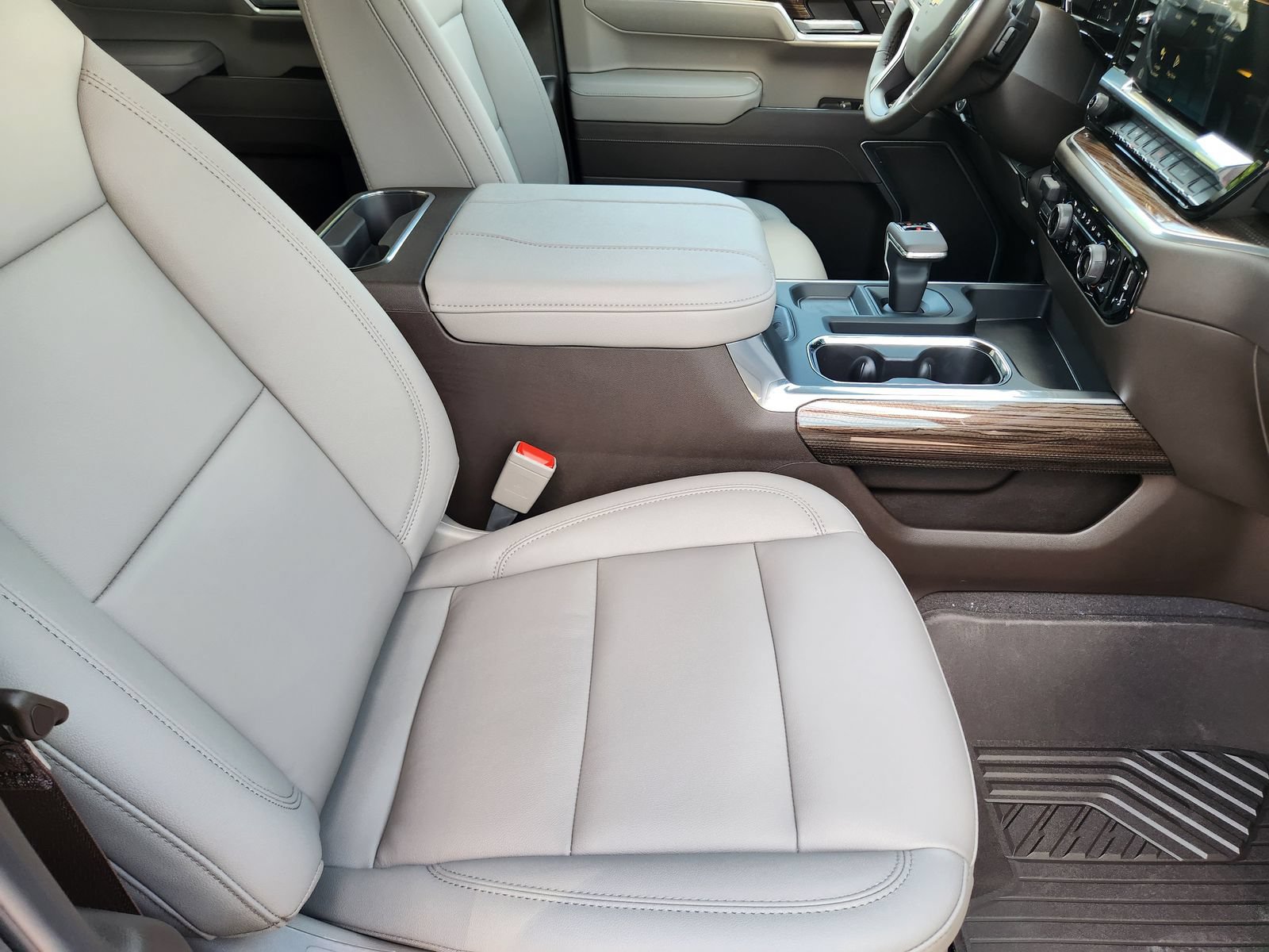 New 2026 Chevrolet Silverado 1500 LT w/ Texas Edition Plus AWD/4WD image 14