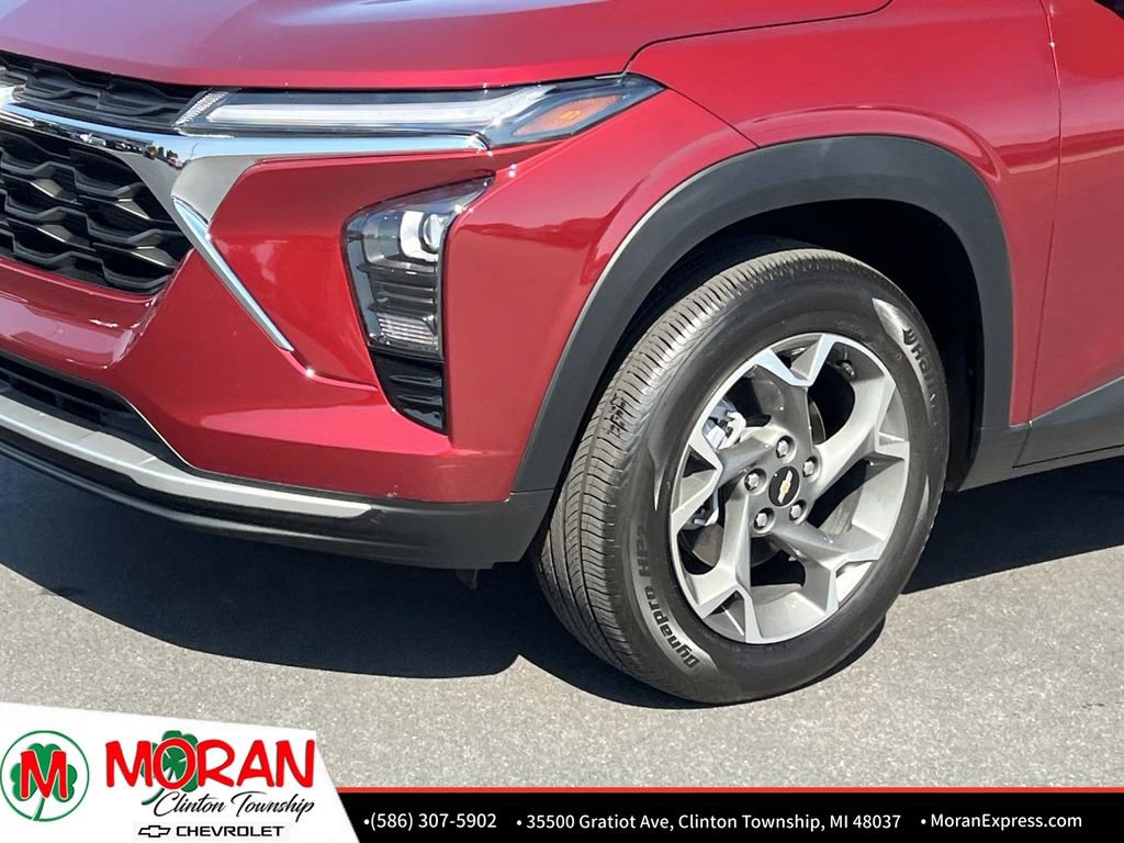 Certified 2024 Chevrolet Trax LT w/ LT Convenience Package FWD image 9
