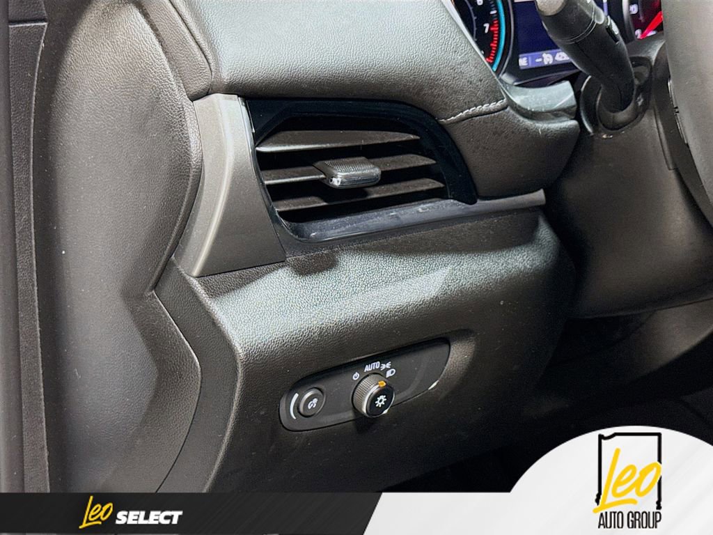 Used 2023 Chevrolet Traverse LT w/ Midnight/Sport Edition image 10