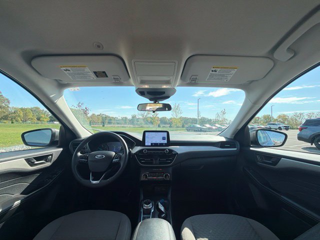 Used 2022 Ford Escape SE w/ Cold Weather Package FWD image 17