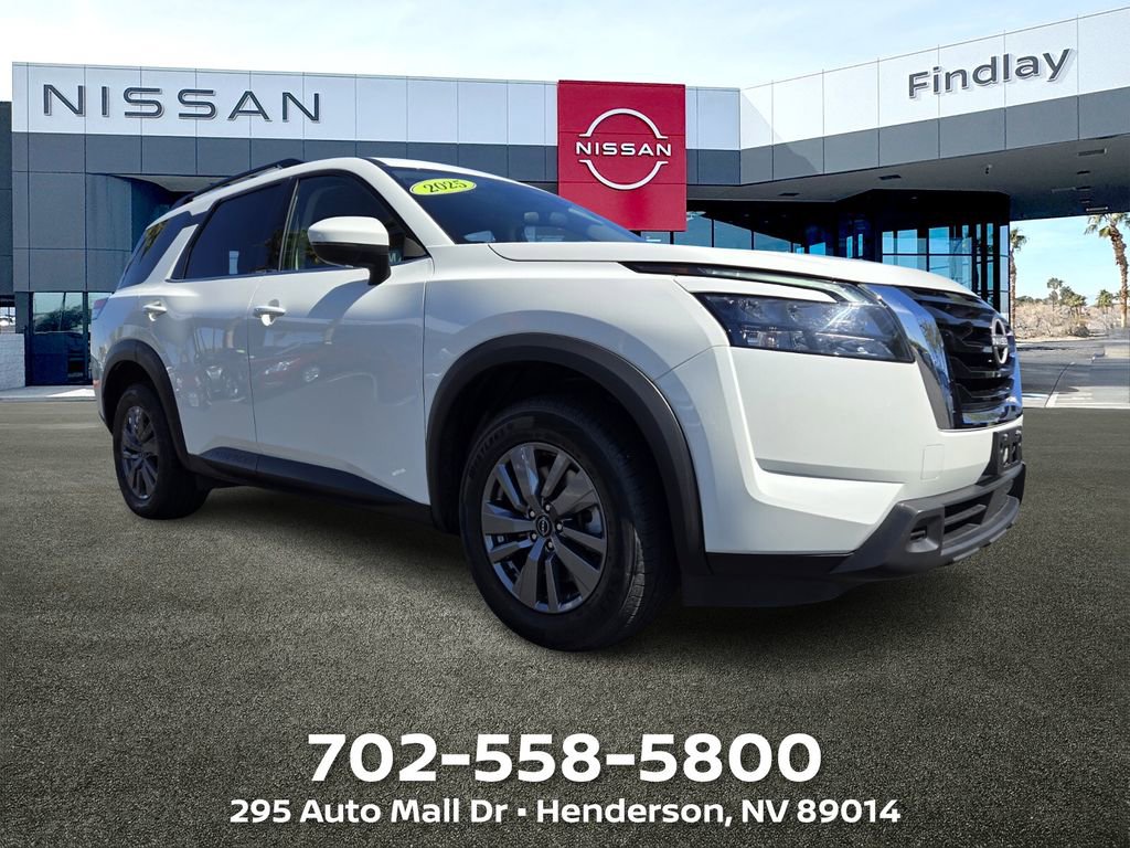 Used 2025 Nissan Pathfinder SV image 1