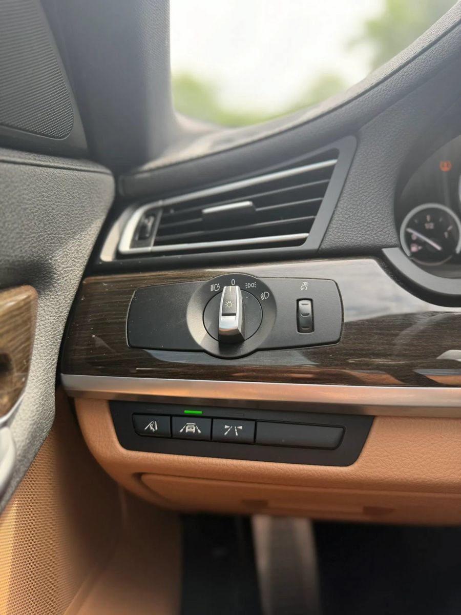 Used 2013 BMW 740Li xDrive AWD/4WD image 23