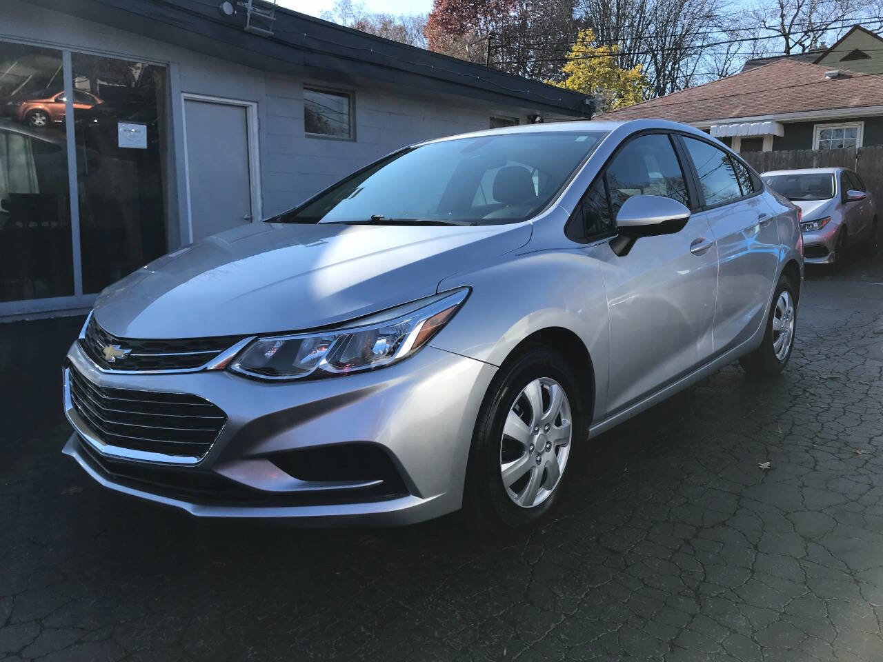 Used 2018 Chevrolet Cruze LS image 4
