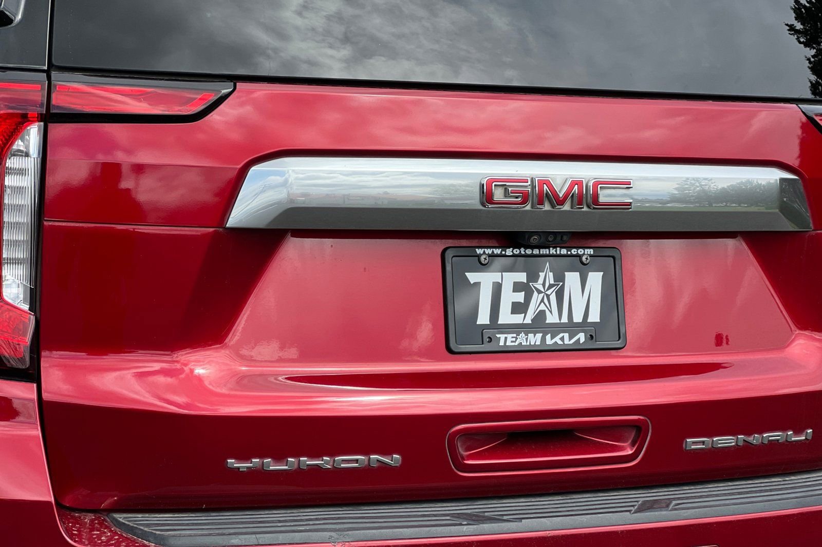 Used 2021 GMC Yukon Denali w/ Denali Premium Package image 29