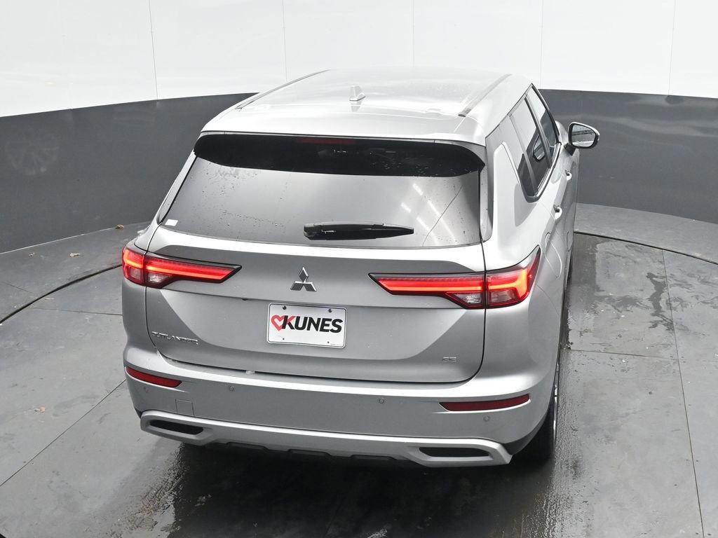 Used 2024 Mitsubishi Outlander SE image 37